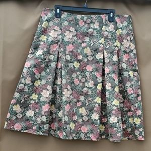 CHRISTOPHER &  BANKS Floral pleated Skirt in a Size 12